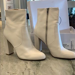 Steve Madden Editor white dress booties 10